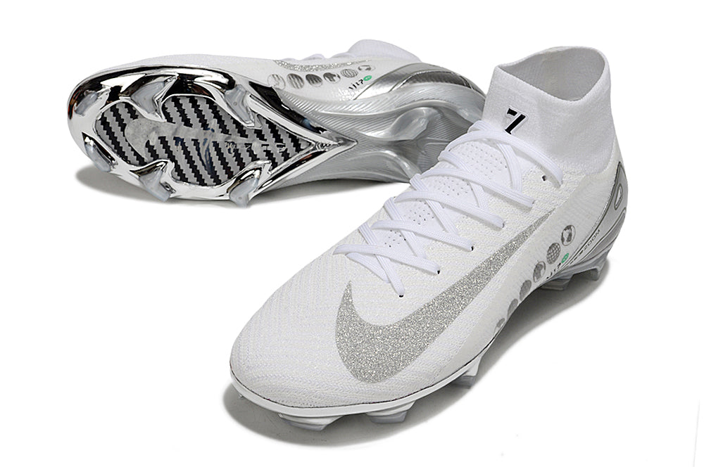 Superfly 10 Elite FG Vini Jr